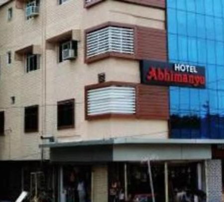 Hotel Abhimanyu Pachmarhī Exteriör bild